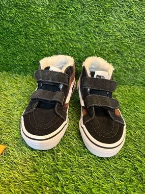 Vans Kids Black and Brown plaid Velcro Shearling-Lined Sneakers 12c